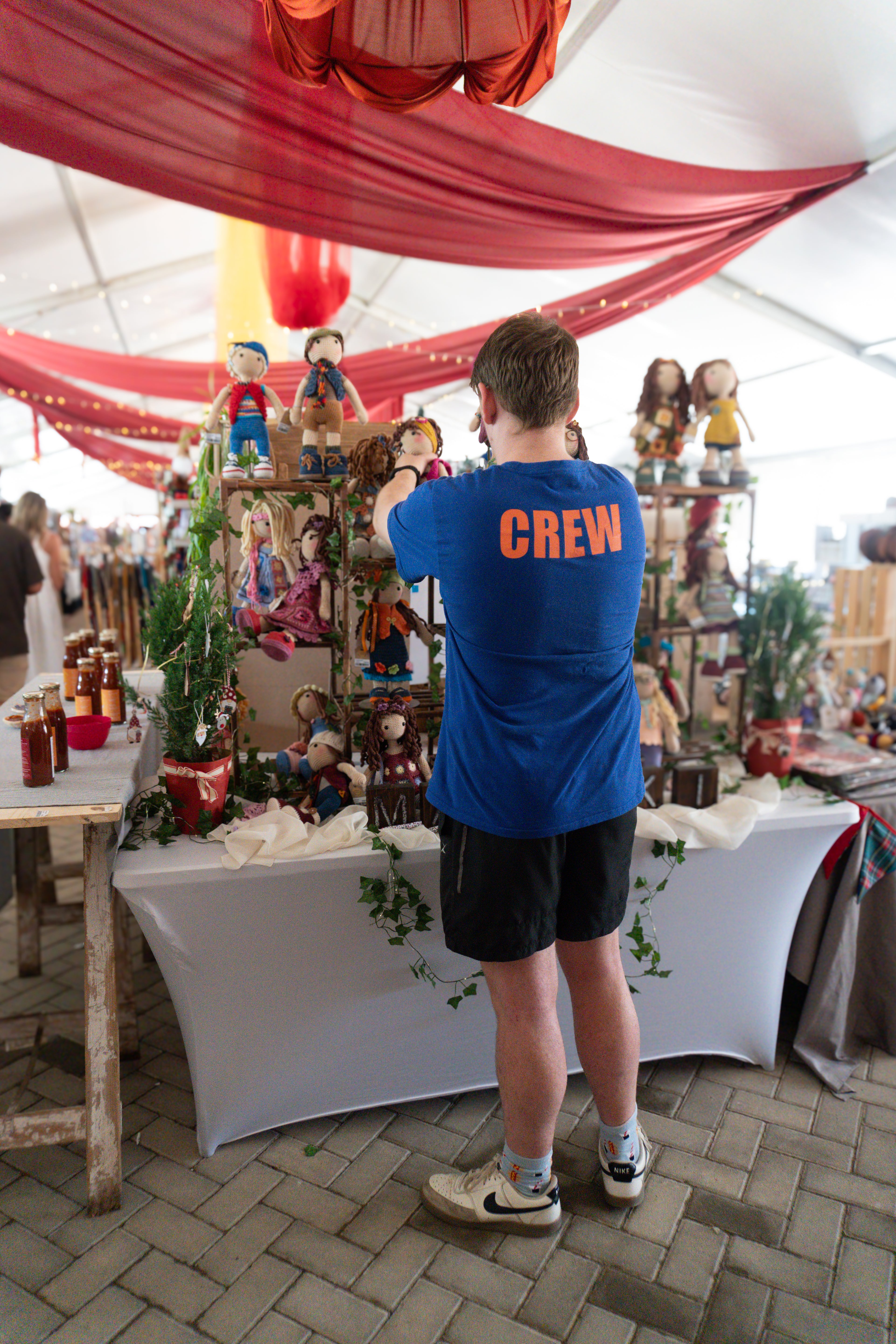 Skeppend Market crew member